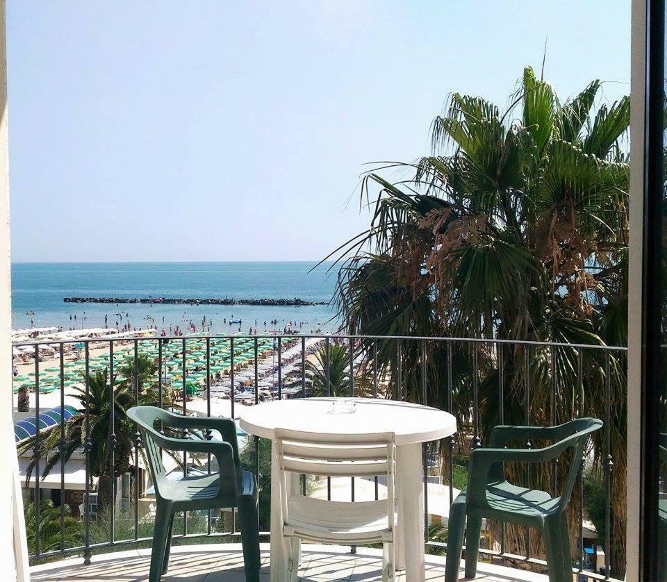 Il Lauro Aparthotel San Benedetto del Tronto Eksteriør bilde